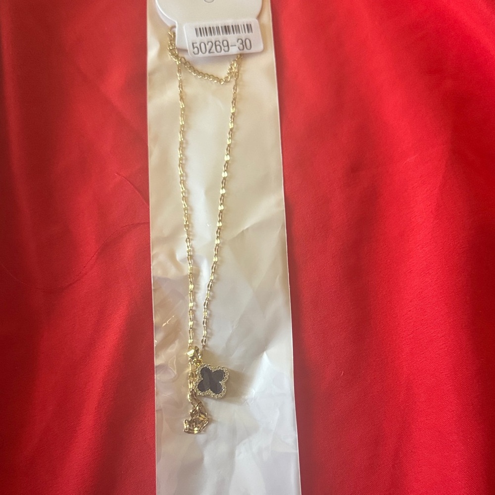 Elegant Gold and Black Pendant Necklace
